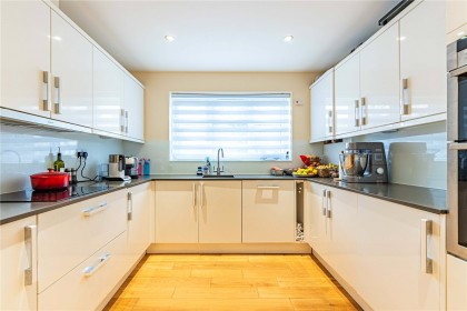 photo for Stonegrove, 108 Stonegrove, Edgware, Middlesex