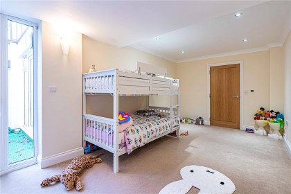 photo for Stonegrove, 108 Stonegrove, Edgware, Middlesex