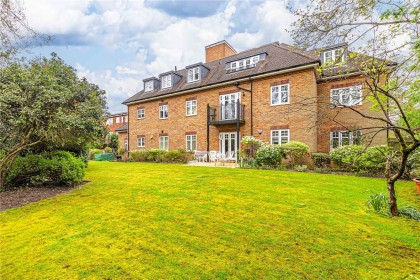 photo for Bushey Heath, Bushey, Hertfordshire
