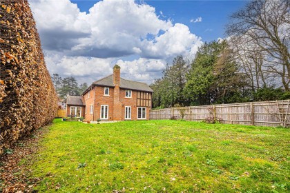 photo for Gravel Path, Berkhamsted, Hertfordshire