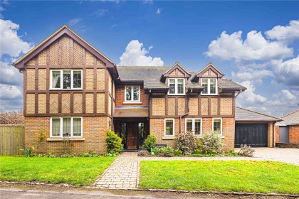 photo for Gravel Path, Berkhamsted, Hertfordshire