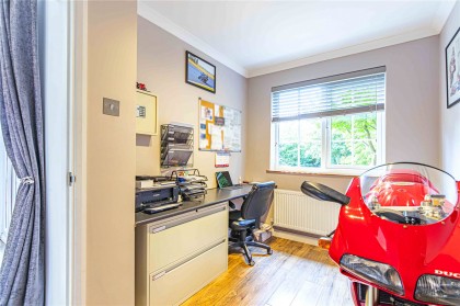 photo for Studham, Central Bedfordshire