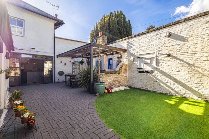 photo for Dagnall, Berkhamsted, Buckinghamshire