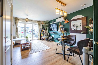 photo for Leavesden, Watford, Hertfordshire