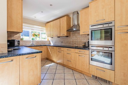 photo for Bushey Heath, Bushey, Hertfordshire