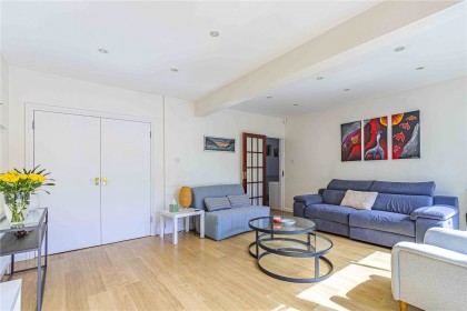 photo for Bushey Heath, Bushey, Hertfordshire