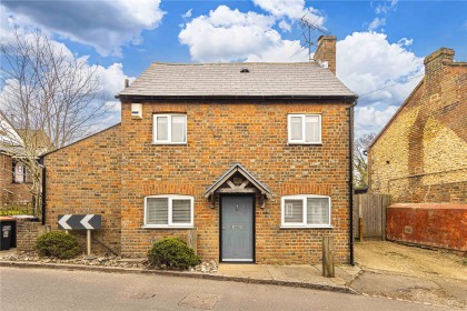 photo for Studham, Dunstable, Central Bedfordshire