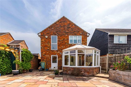 photo for Edlesborough, Buckinghamshire