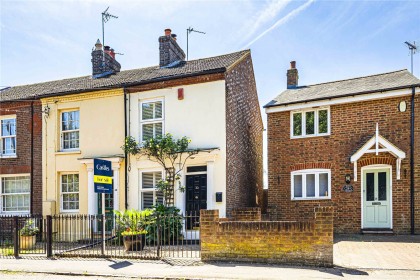 photo for Eaton Bray, Dunstable, Bedfordshire