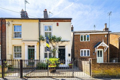 photo for Eaton Bray, Dunstable, Bedfordshire