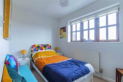 photo for Leighton Road, Northall