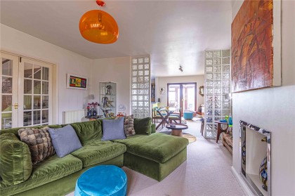 photo for Leighton Road, Northall