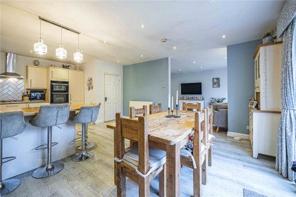 photo for Aston Clinton, Aylesbury, Buckinghamshire