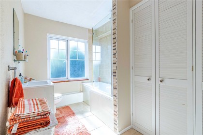 photo for Eaton Bray, Central Bedfordshire