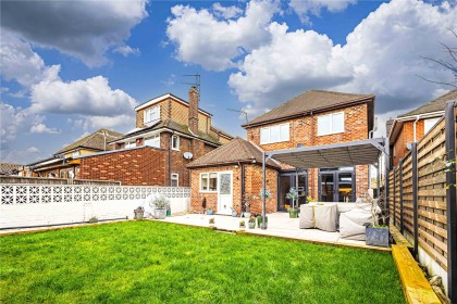 photo for Eaton Bray, Central Bedfordshire