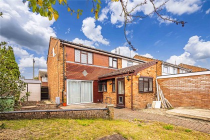 photo for Eaton Bray, Central Bedfordshire