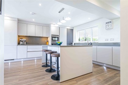 photo for Eaton Bray, Central Bedfordshire