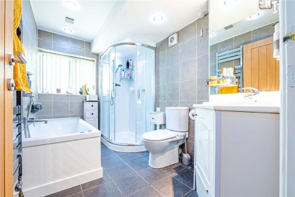 photo for Eaton Bray, Central Bedfordshire