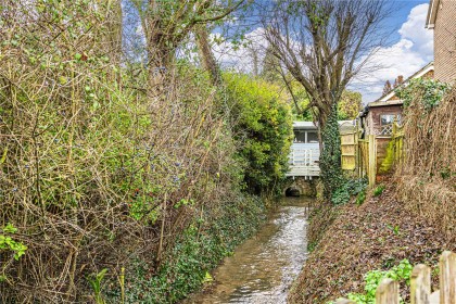 photo for Eaton Bray, Central Bedfordshire