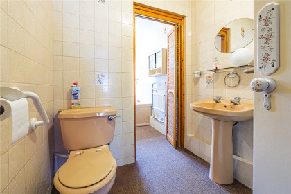 photo for Eaton Bray, Central Bedfordshire