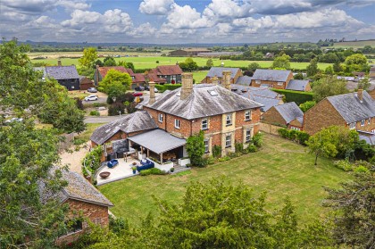 photo for Slapton, Buckinghamshire