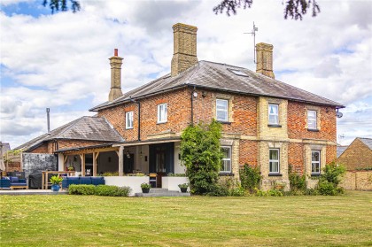 photo for Slapton, Buckinghamshire