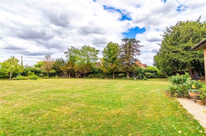 photo for Slapton, Buckinghamshire