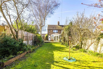 photo for Edlesborough, Buckinghamshire