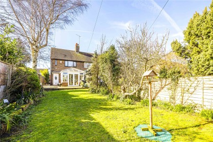 photo for Edlesborough, Buckinghamshire