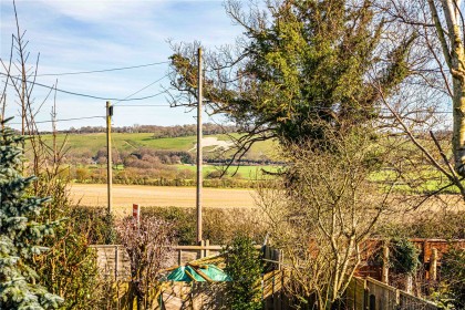 photo for Edlesborough, Buckinghamshire