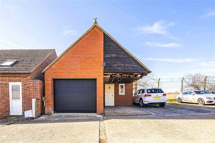 photo for Edlesborough, Buckinghamshire