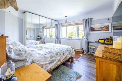 photo for Edlesborough, Buckinghamshire