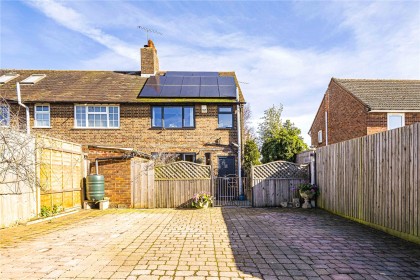 photo for Edlesborough, Buckinghamshire
