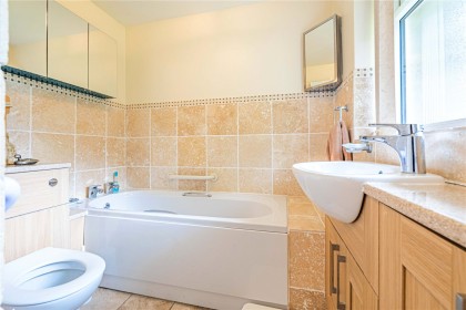 photo for Edlesborough, Buckinghamshire