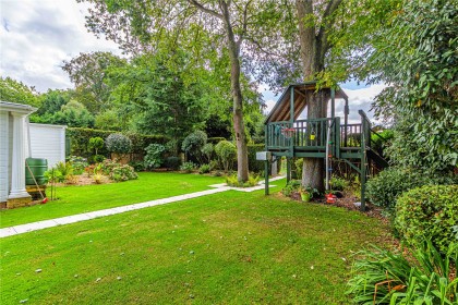 photo for Studham, Central Bedfordshire