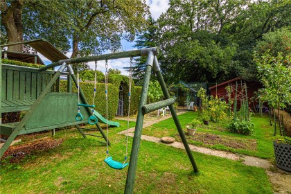 photo for Studham, Central Bedfordshire