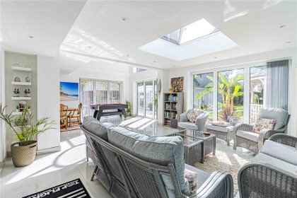 photo for Studham, Central Bedfordshire