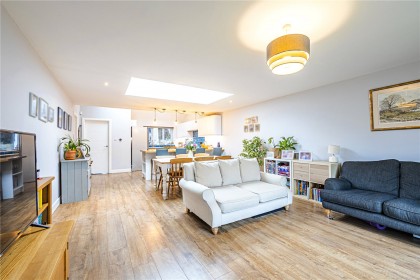 photo for Edlesborough, Buckinghamshire