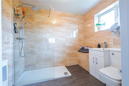 photo for Eaton Bray, Central Bedfordshire