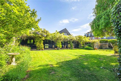 photo for Eaton Bray, Bedfordshire