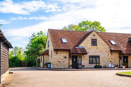 photo for High Street, Edlesborough