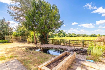 photo for Eaton Bray, Bedfordshire