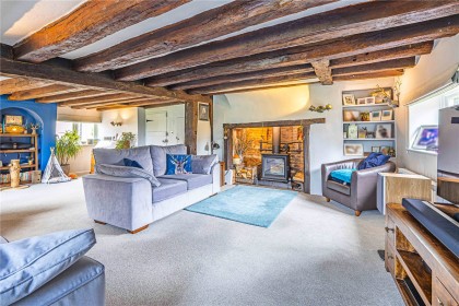 photo for Edlesborough, Buckinghamshire