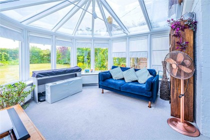 photo for Edlesborough, Buckinghamshire