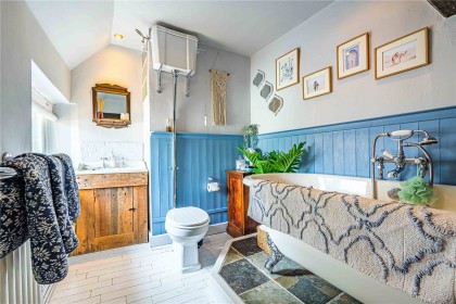 photo for Edlesborough, Buckinghamshire