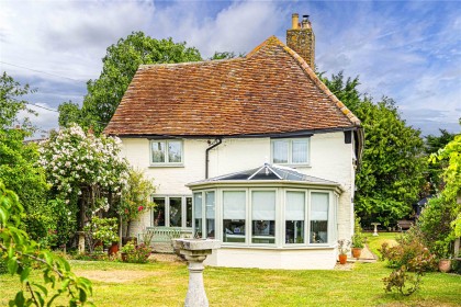 photo for Edlesborough, Buckinghamshire