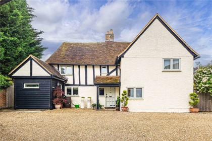 photo for Edlesborough, Buckinghamshire