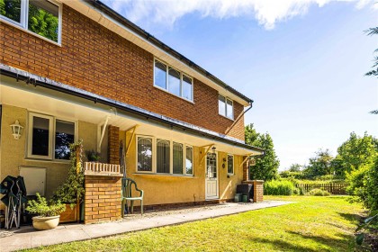photo for Edlesborough, Buckinghamshire
