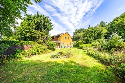 photo for Edlesborough, Buckinghamshire