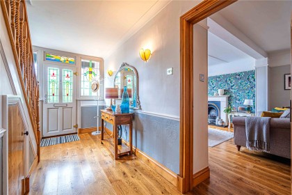 photo for Hunton Bridge, Kings Langley, Hertfordshire